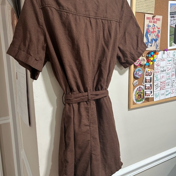 Abercrombie & Fitch brown linen blend utility belted romper - Picture 3 of 4
